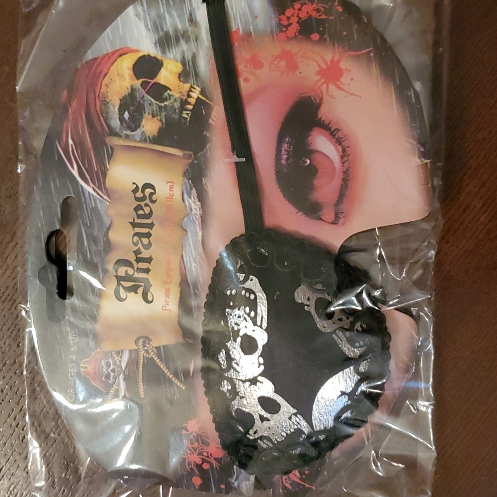 Women's pirate eyepatch